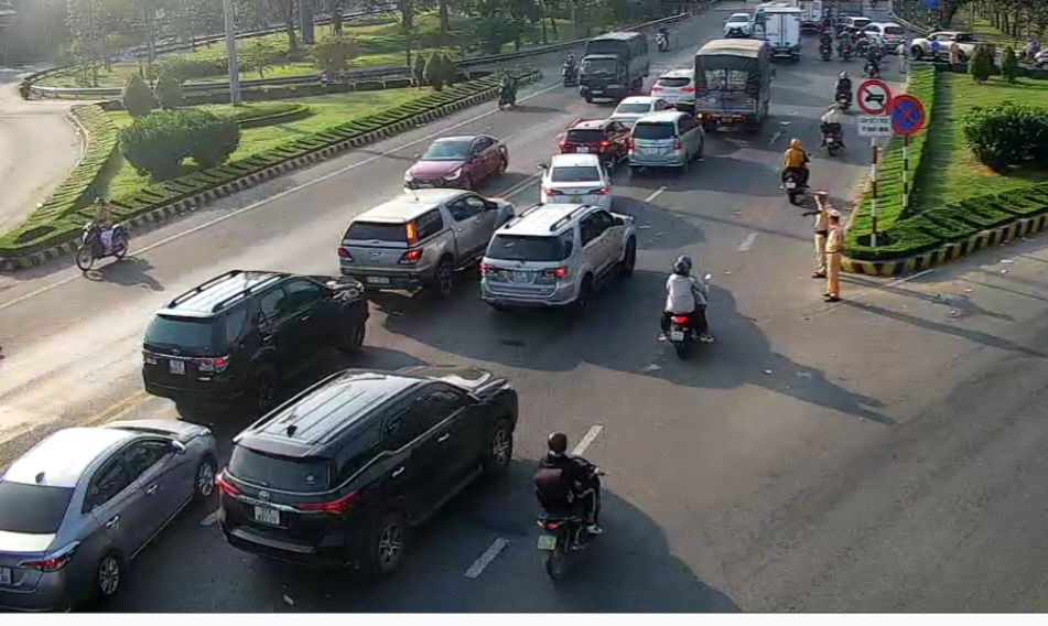 Bến Tre- Tiền Giang: Kẹt xe nghiêm trọng khu vực cầu Rạch Miễu (03/02/2024)
